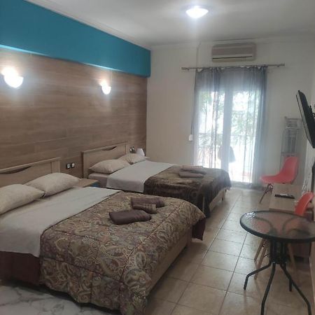 לריסה G M 3 Rooms Kentpo In The Heart Of The City מראה חיצוני תמונה