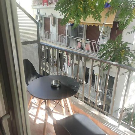 לריסה G M 3 Rooms Kentpo In The Heart Of The City מראה חיצוני תמונה