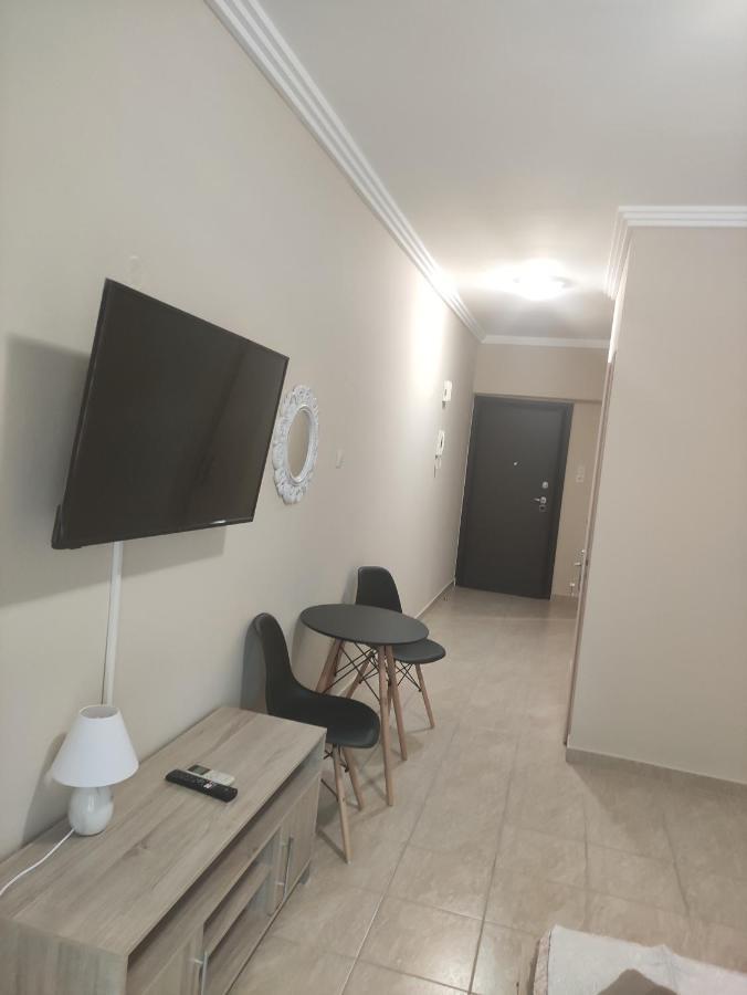 לריסה G M 3 Rooms Kentpo In The Heart Of The City מראה חיצוני תמונה