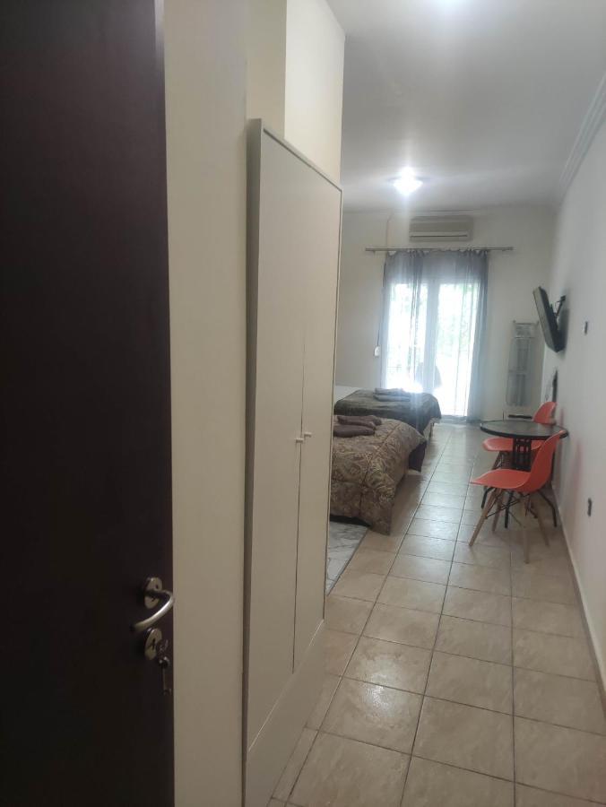 לריסה G M 3 Rooms Kentpo In The Heart Of The City מראה חיצוני תמונה