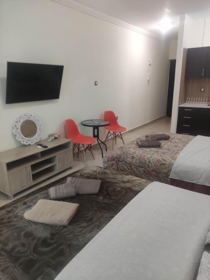 לריסה G M 3 Rooms Kentpo In The Heart Of The City מראה חיצוני תמונה