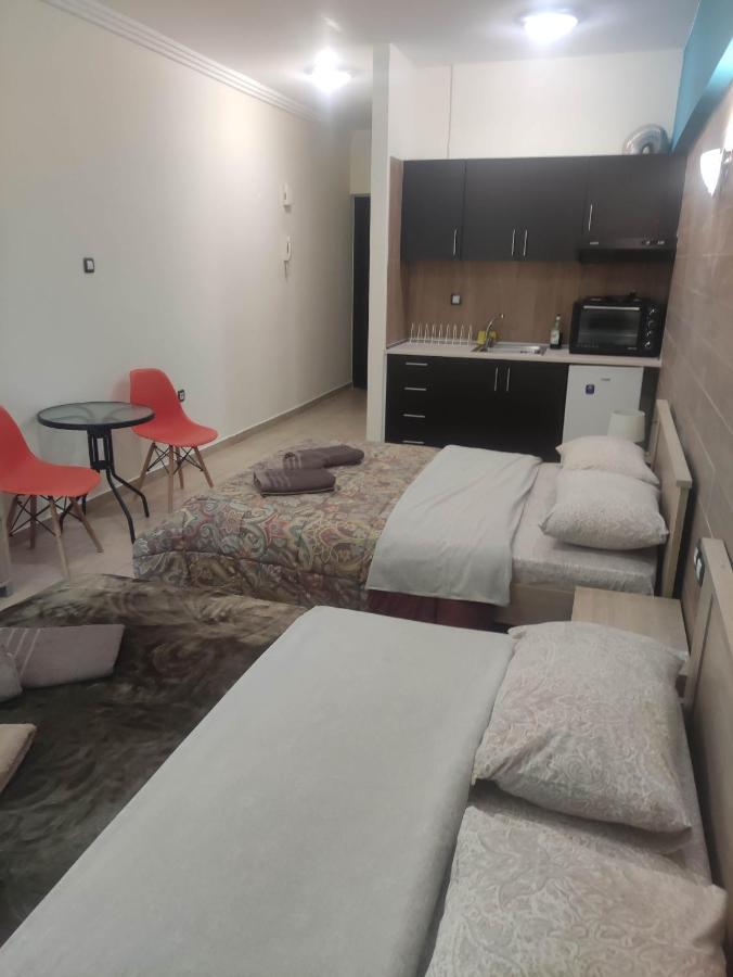 לריסה G M 3 Rooms Kentpo In The Heart Of The City מראה חיצוני תמונה
