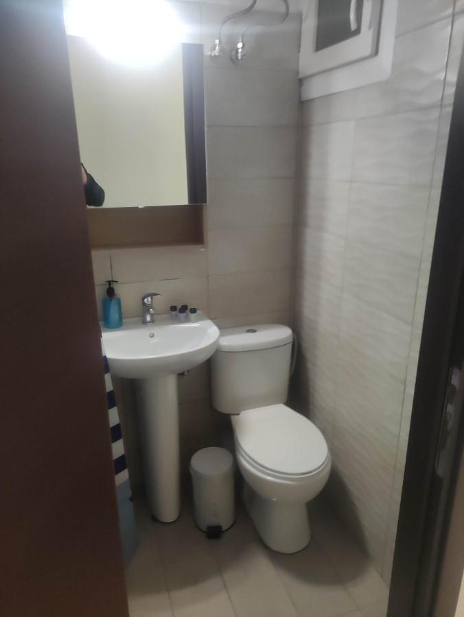 לריסה G M 3 Rooms Kentpo In The Heart Of The City מראה חיצוני תמונה
