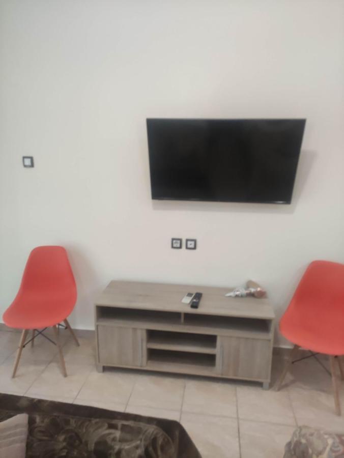 לריסה G M 3 Rooms Kentpo In The Heart Of The City מראה חיצוני תמונה