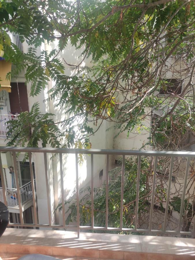 לריסה G M 3 Rooms Kentpo In The Heart Of The City מראה חיצוני תמונה